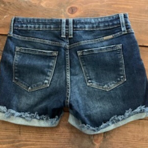 KanCan Mid Rise Frayed Cuff Hem 4in Short Size 28 - Picture 2 of 3